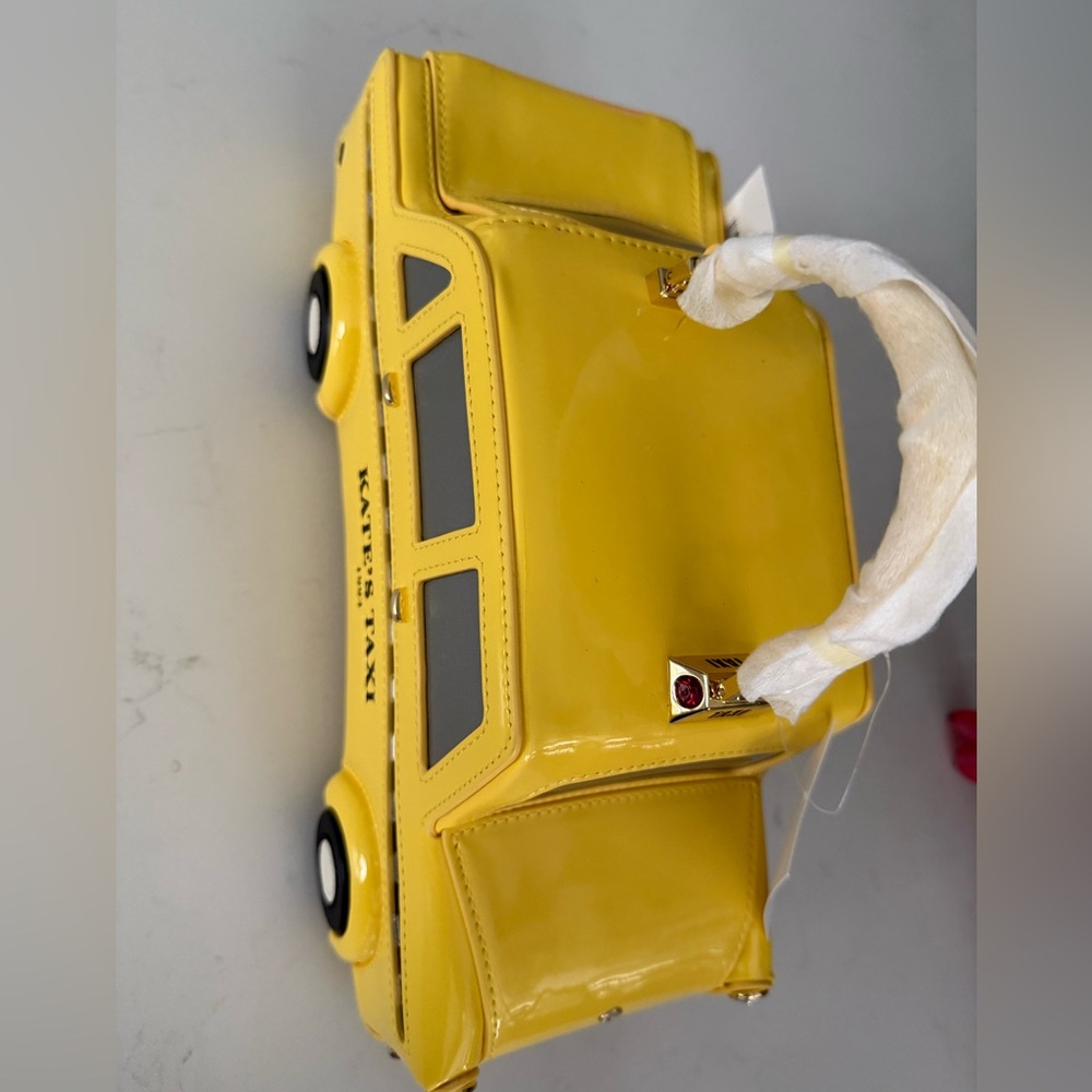 Kate Spade NYC 3D Taxi New York Big Apple Crossbody Bag ~ NWT, Collectible Item - Picture 12 of 14